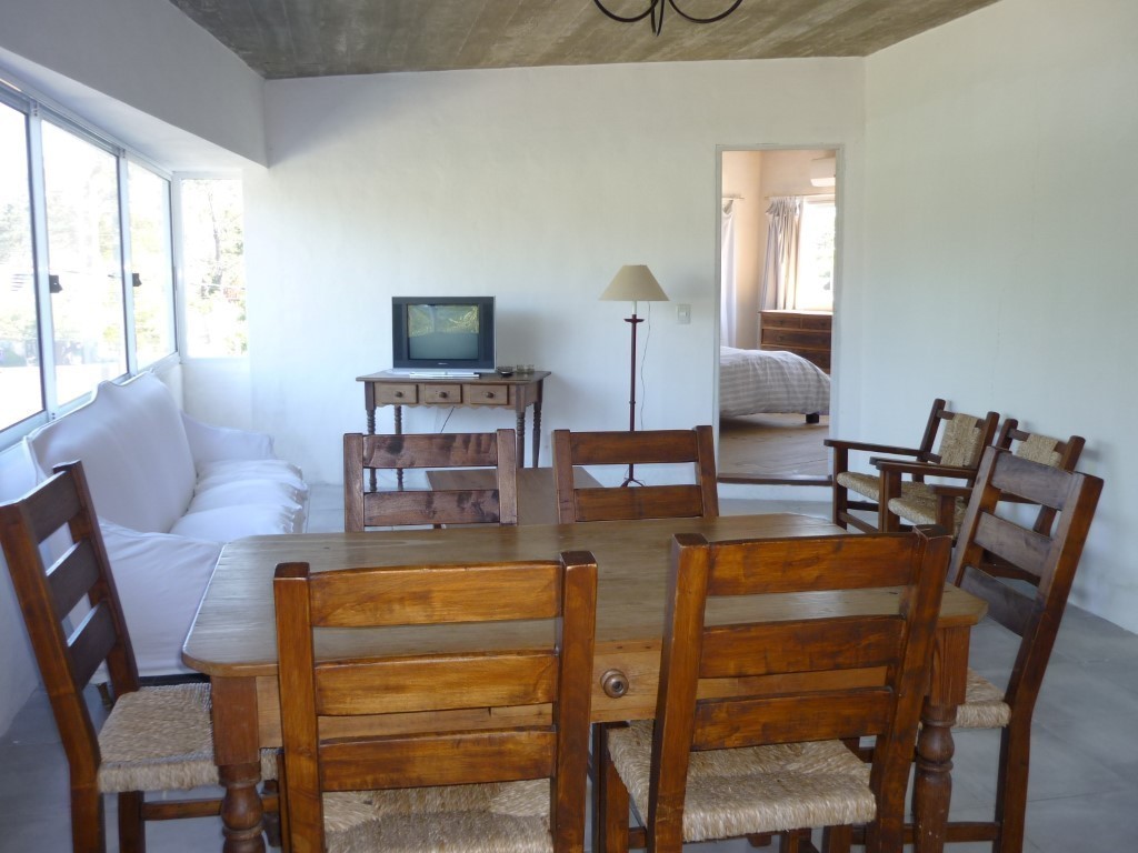 Departamento en alquiler en La Barra, planta alta cerquita de todo.